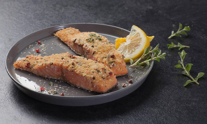 سلمون مشوي بتتبيلة الأعشاب و فتات الخبز سلمون مشوي بتتبيلة الأعشاب و فتات الخبز