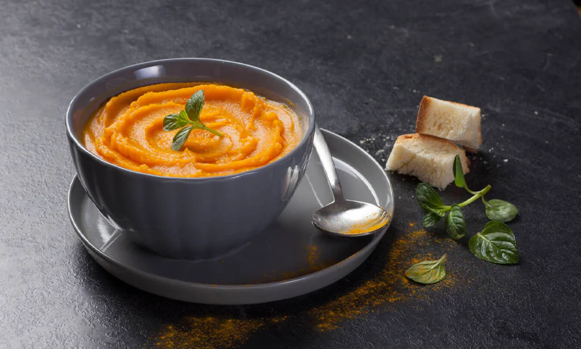 شوربة اليقطين بالكركم والنعناع شوربة اليقطين بالكركم والنعناع